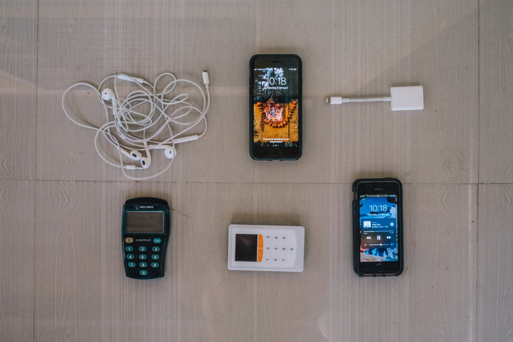 iPhones and banking devices iPhones and banking devices