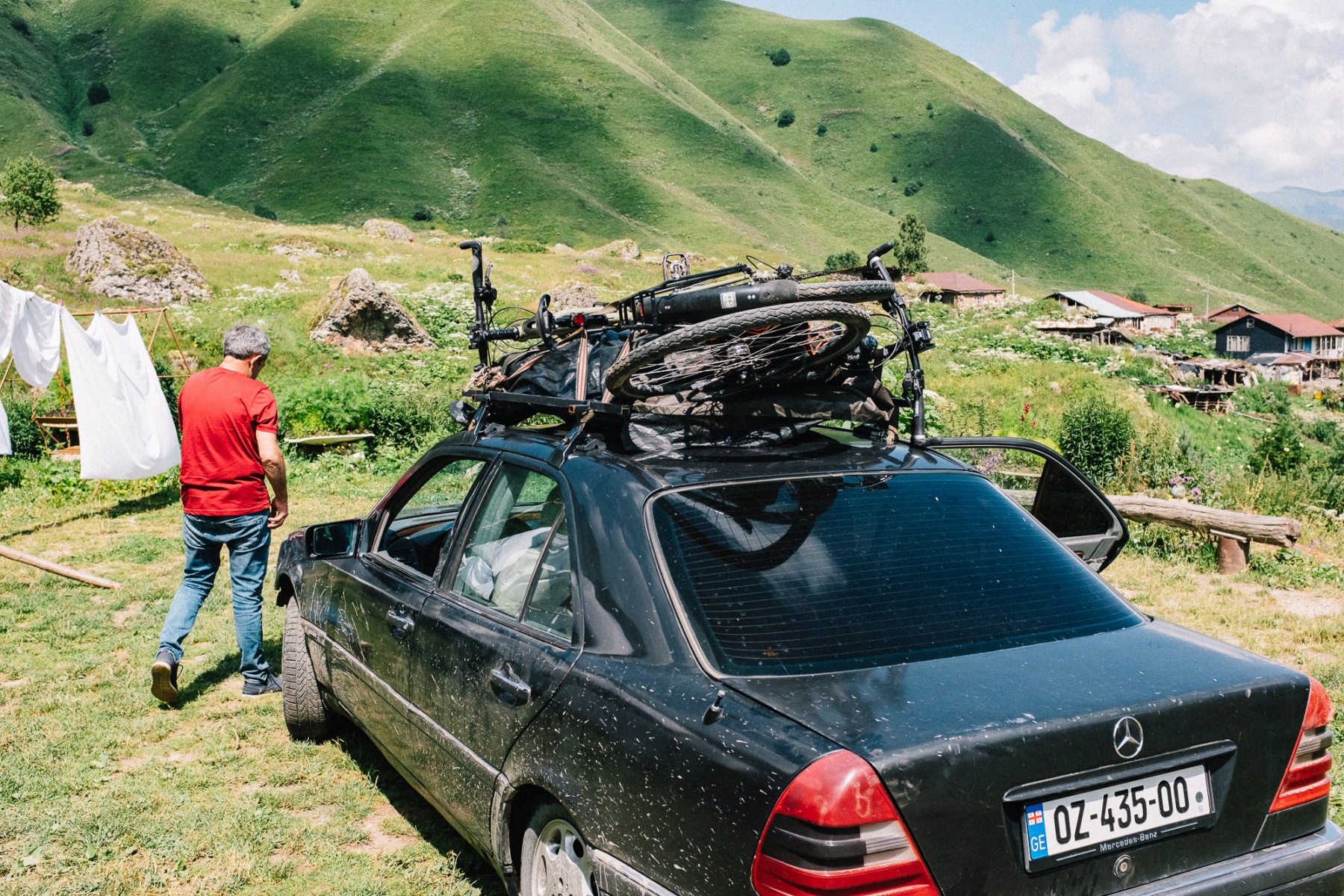 Avaghon bicycles on the roof of taxi