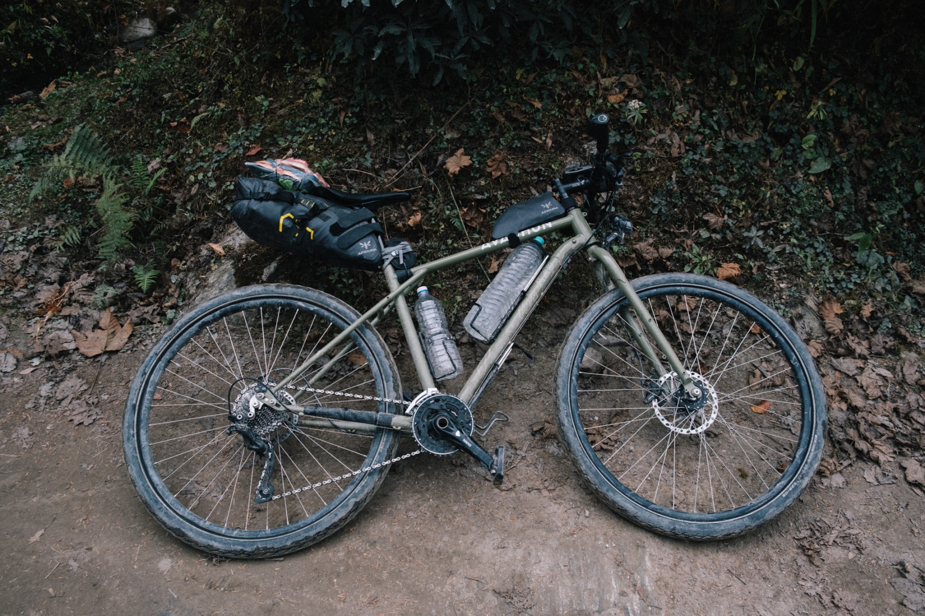 Avaghon X29 bikepacking setup with Apidura bags