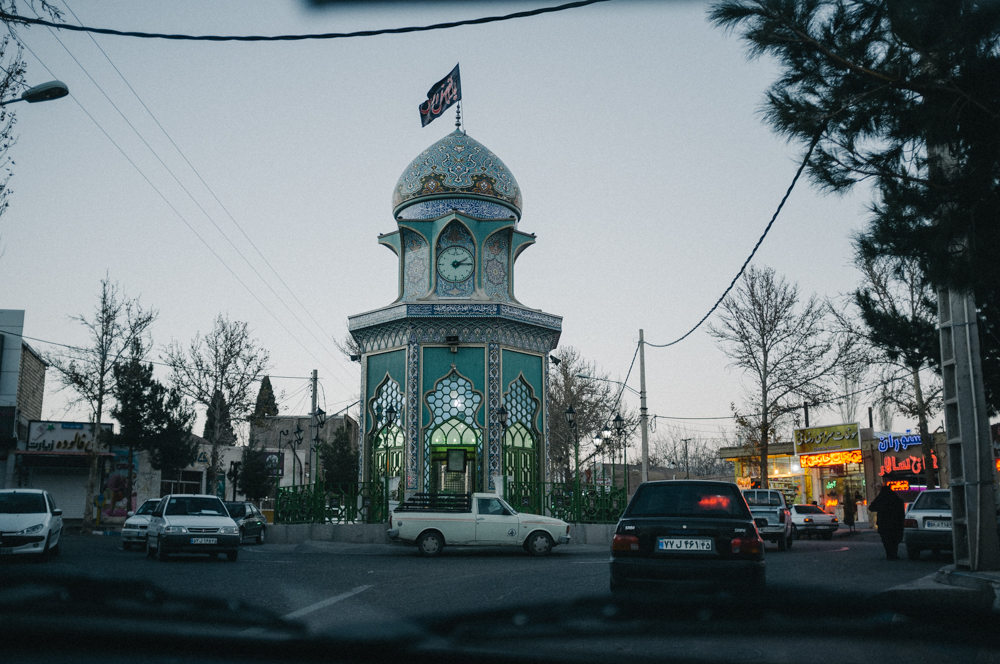 Roundabout near the citadel of Rayen