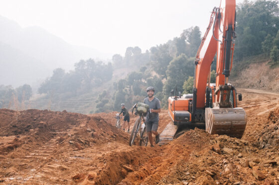 Bikepacking Cycling Annapurna Circuit Trek Road Constructions Gravel Dirt