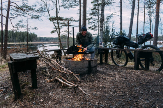 Bikepacking Banvallsleden cook wind shelter