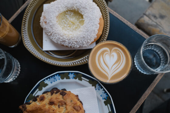 Skoleboller, cappuccino and a cookie