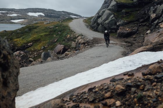 A little bit of snow right next to the gravel road on the Rallarvegen